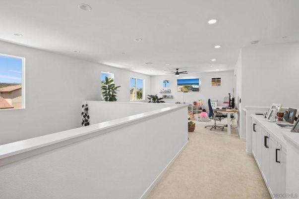 Dining room, Interior, Recessed Lighting