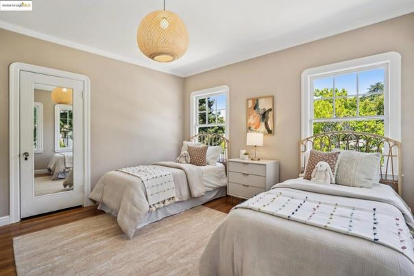 Bedroom, Interior, Pendant Lights, Wood Texture Flooring