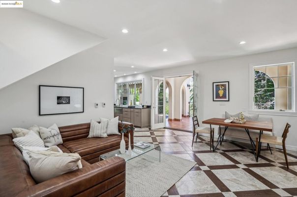 Dining room, Interior, Living room, Recessed Lighting