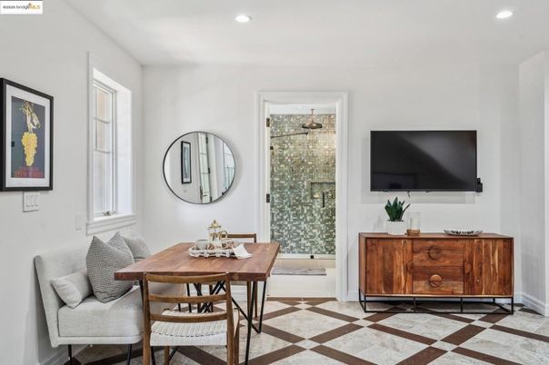 Dining room, Interior, Recessed Lighting