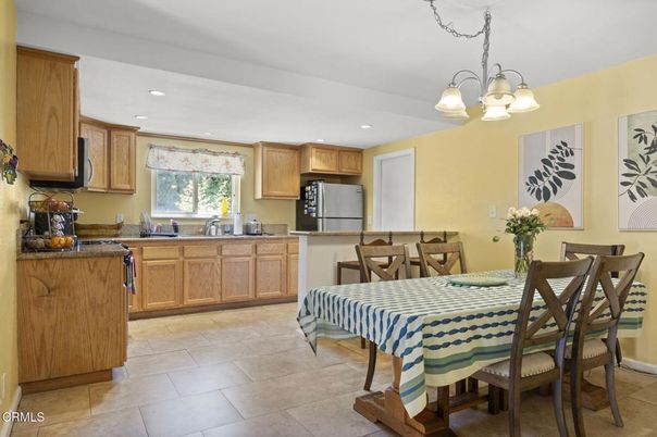 Chandelier, Dining room, Interior, Kitchen, Recessed Lighting