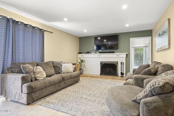 Fireplace, Interior, Living room, Recessed Lighting