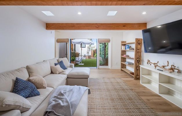 Interior, Living room, Recessed Lighting, Wooden Beams, Wood Texture Flooring