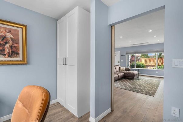 Interior, Recessed Lighting, Wood Texture Flooring