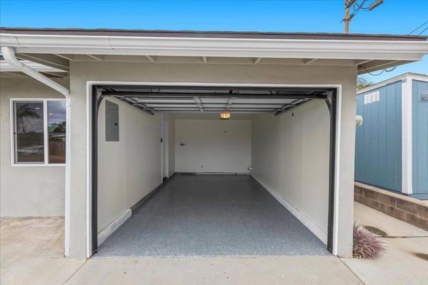 Exterior, Garage