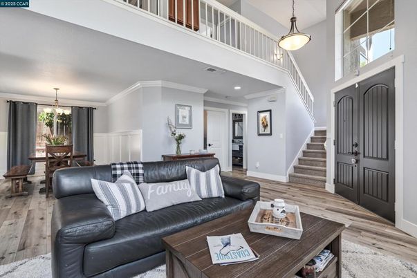 Dining room, Interior, Living room, Pendant Lights, Recessed Lighting, Wood Texture Flooring
