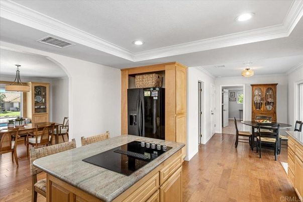 Dining room, Interior, Kitchen, Recessed Lighting, Wood Texture Flooring