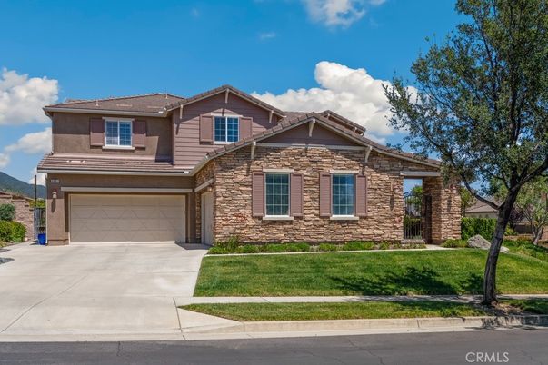 Attached, Exterior, Facade, Brick Facade, American Craftsman