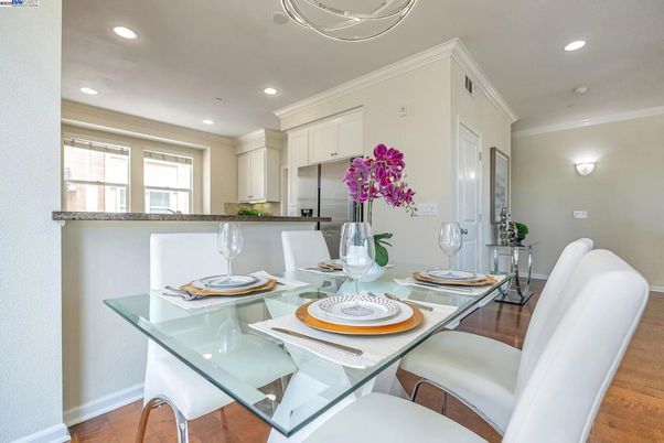 Dining room, Interior, Kitchen, Recessed Lighting, Wood Texture Flooring