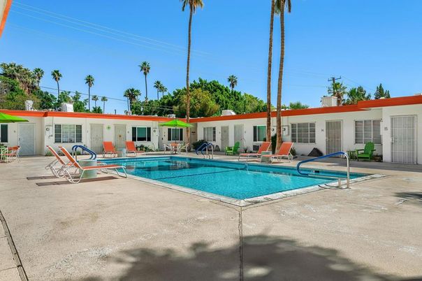 Exterior, Pool