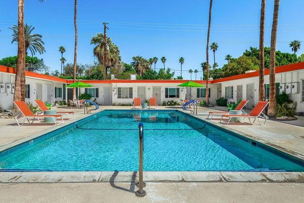 Exterior, Pool