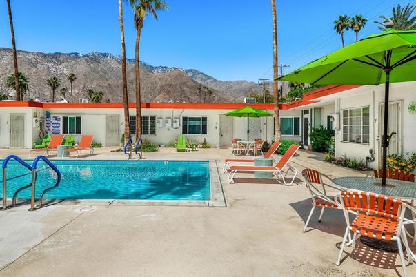 Exterior, Pool