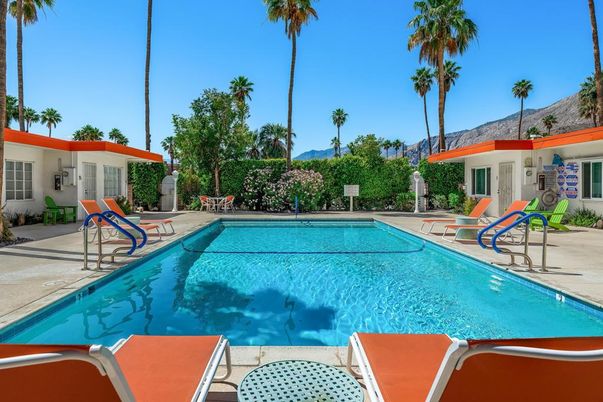 Exterior, Pool