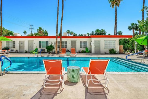 Exterior, Pool