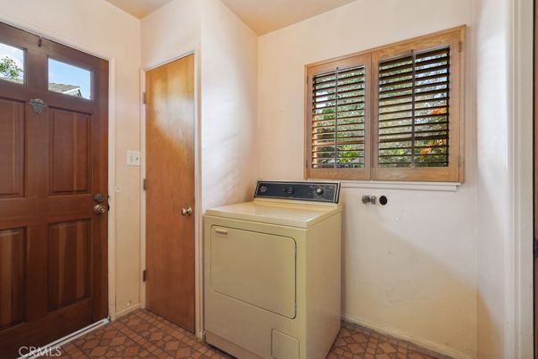 Interior, Washer