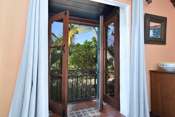 Interior, Sun Room, Wooden Ceilings