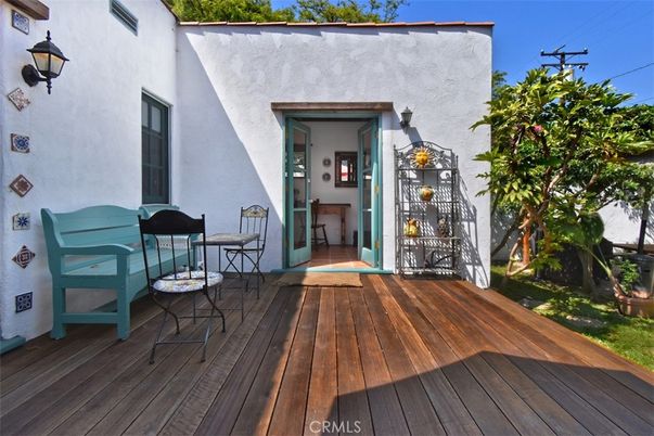 Exterior, Wood Texture Flooring