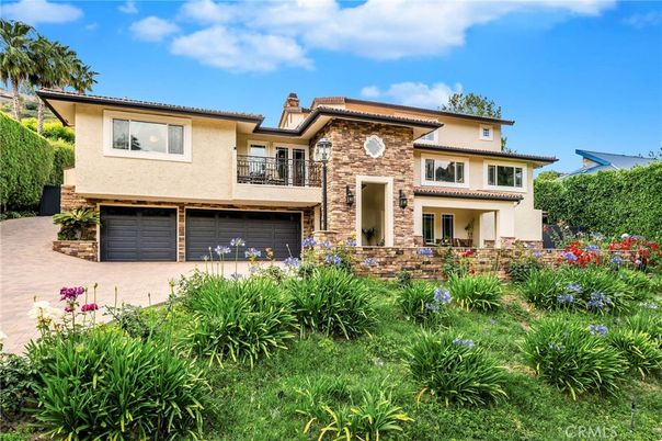 Attached, Exterior, Facade, Mediterranean