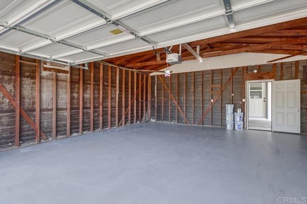 Garage, Interior, Wooden Beams
