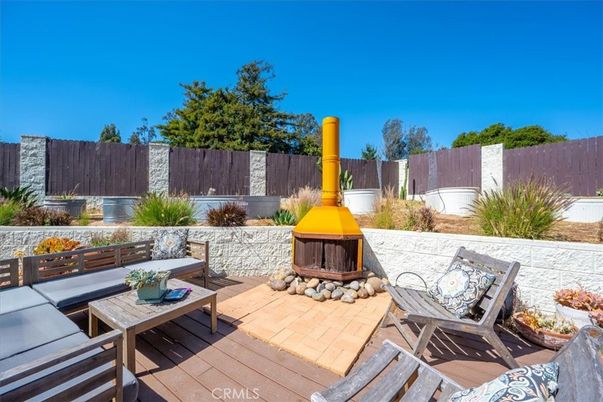 Exterior, Fireplace