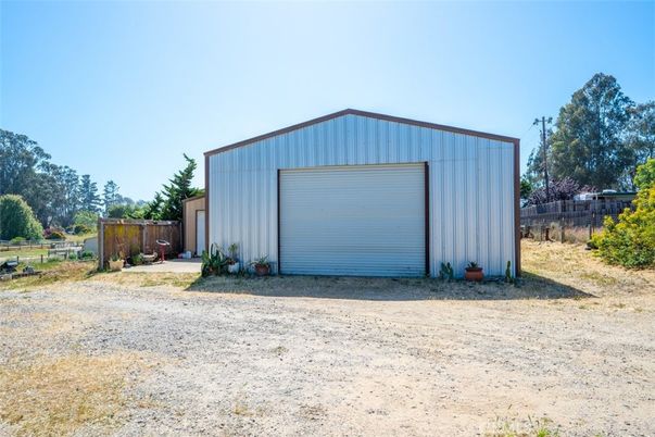 Backyard, Detached Garage, Exterior