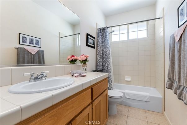 Bathroom, Interior, Tile Countertops