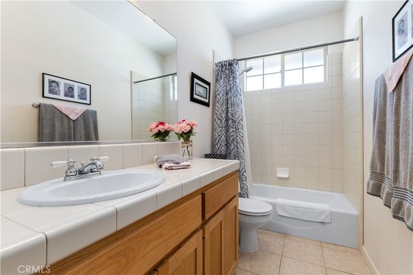 Bathroom, Interior, Tile Countertops