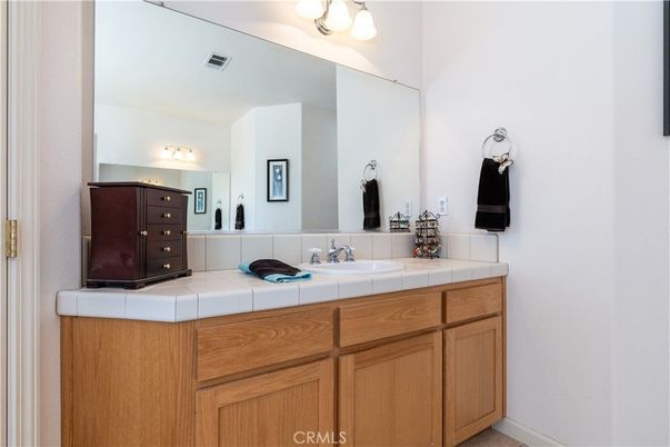 Bathroom, Interior, Tile Countertops