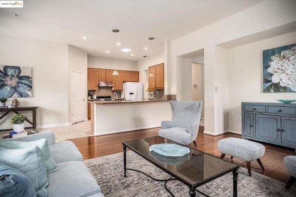 Interior, Kitchen, Living room, Pendant Lights, Recessed Lighting, Stainless Steel Appliances, Wood Texture Flooring