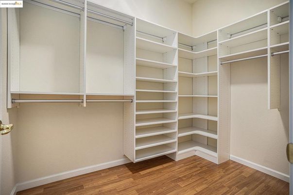 Interior, Walk-in Closets, Wood Texture Flooring