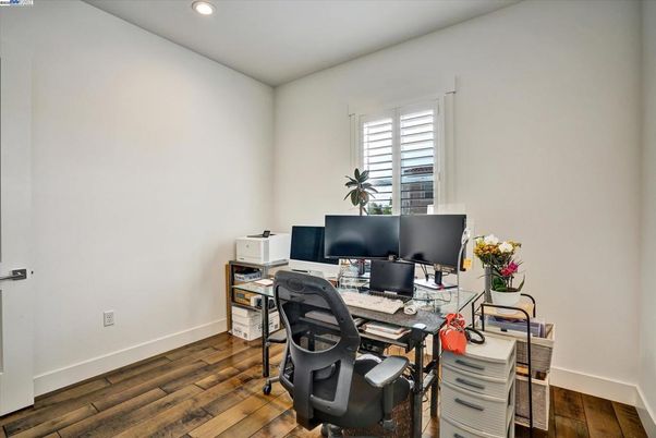 Home Office, Interior, Recessed Lighting, Wood Texture Flooring