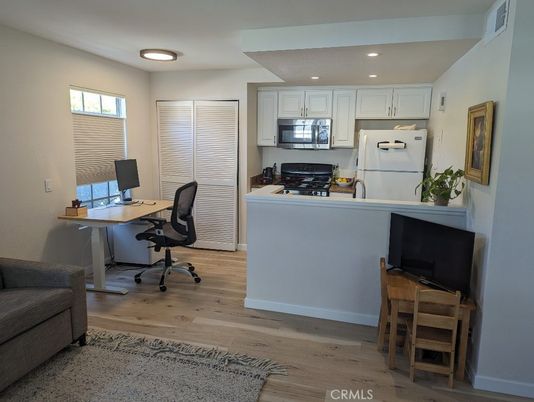 Home Office, Interior, Kitchen, Recessed Lighting, Wood Texture Flooring