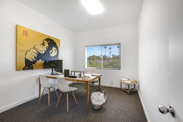 Home Office, Interior