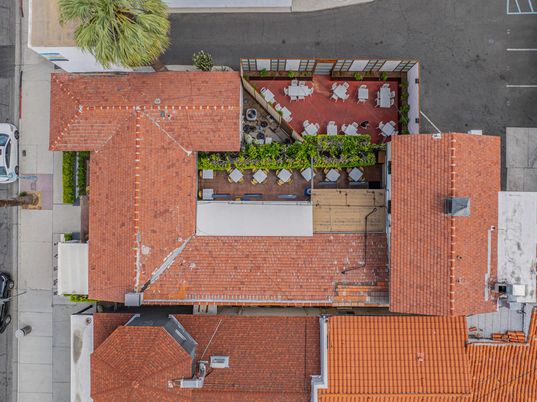 Exterior, Drone