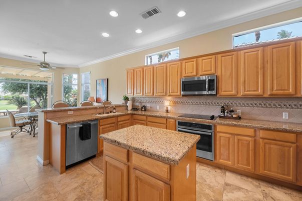 Dining room, Interior, Kitchen, Recessed Lighting
