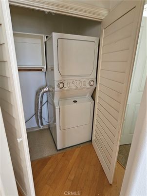 Interior, Utility Closets, Washer, Wood Texture Flooring