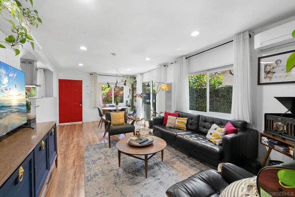 Dining room, Interior, Living room, Pendant Lights, Recessed Lighting, Wood Texture Flooring