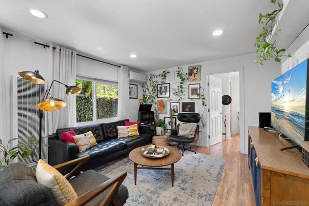 Interior, Living room, Pendant Lights, Recessed Lighting, Wood Texture Flooring