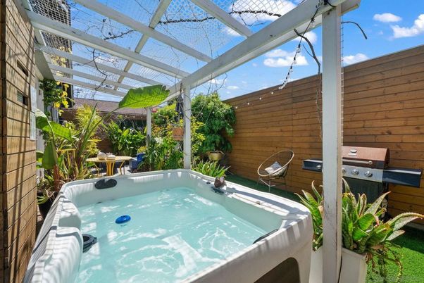 Exterior, Hot Tub