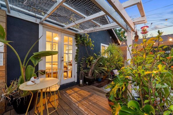 Exterior, Wood Texture Flooring