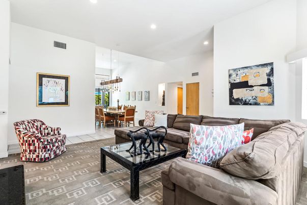 Dining room, Interior, Living room, Pendant Lights, Recessed Lighting