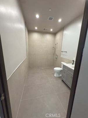 Bathroom, Interior, Recessed Lighting