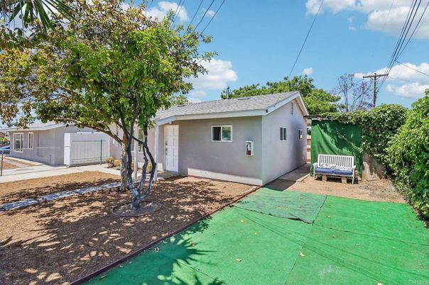 Detached Garage, Exterior