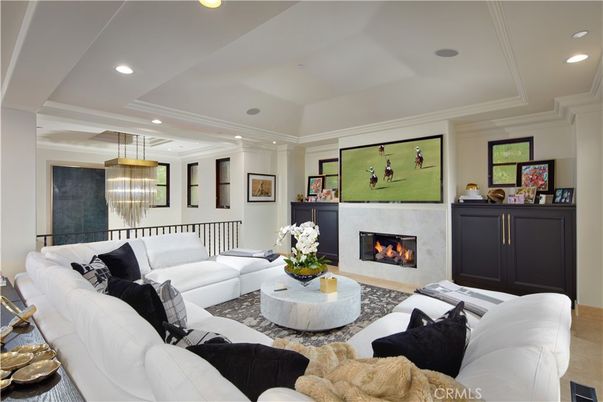 Chandelier, Fireplace, Interior, Living room, Pendant Lights, Recessed Lighting