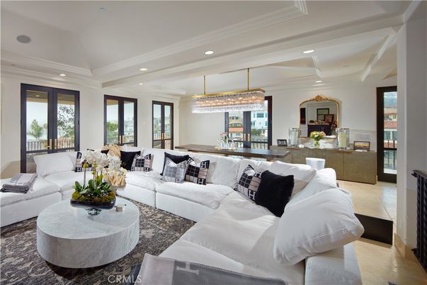 Chandelier, Dining room, Interior, Living room, Pendant Lights, Recessed Lighting