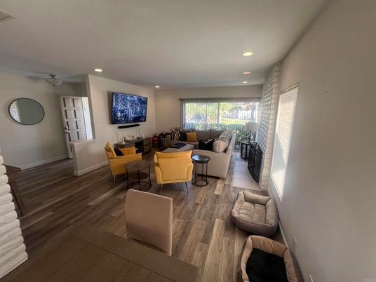 Interior, Living room, Recessed Lighting, Wood Texture Flooring