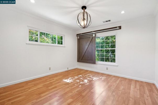 Empty room, Interior, Pendant Lights, Recessed Lighting, Wood Texture Flooring