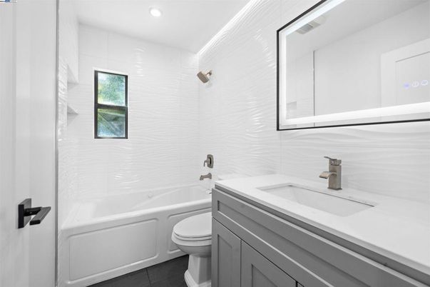 Bathroom, Interior, Recessed Lighting