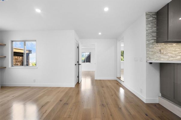Empty room, Interior, Recessed Lighting, Wood Texture Flooring