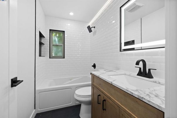 Bathroom, Interior, Recessed Lighting